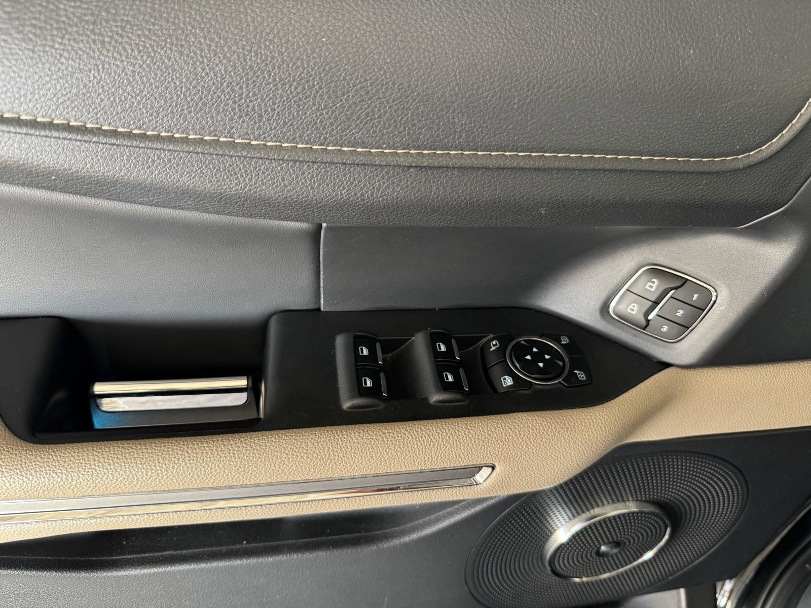 Used 2024 Ford Expedition Limited image 24