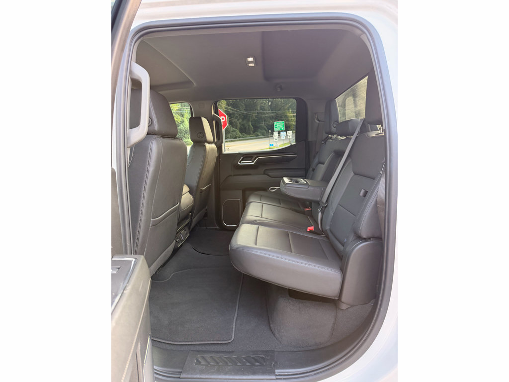 Used 2025 GMC Sierra 1500 SLT AWD/4WD image 16