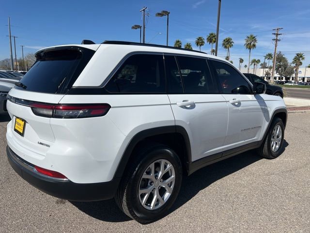 Used 2023 Jeep Grand Cherokee Limited w/ Trailer Tow Prep Group (B) image 4