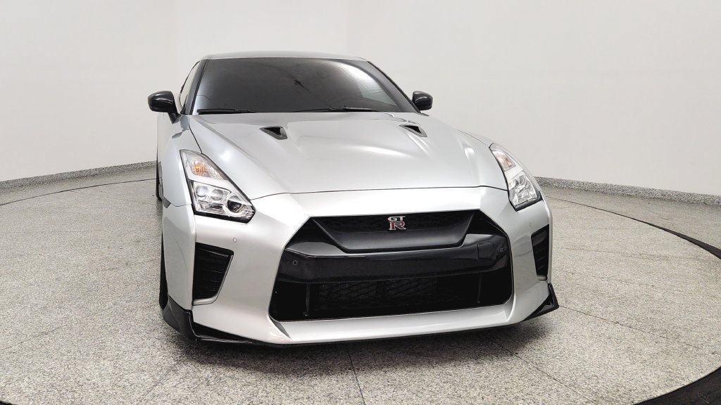 Used 2020 Nissan GT-R Premium AWD/4WD image 8