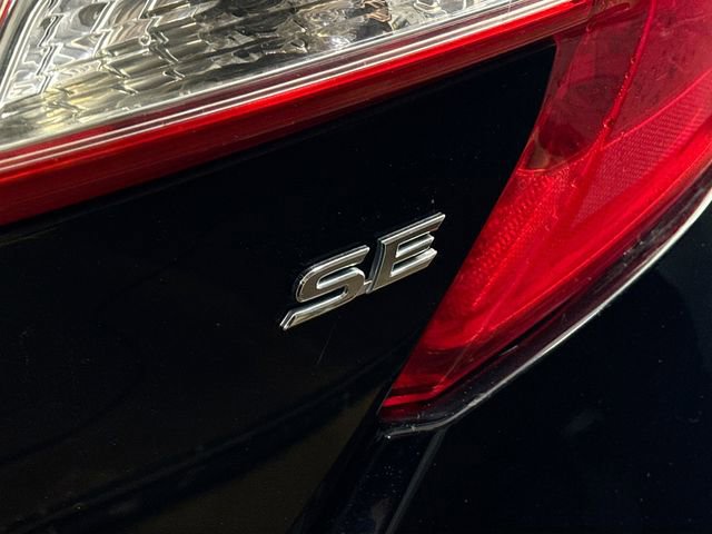 Used 2012 Toyota Camry SE image 3