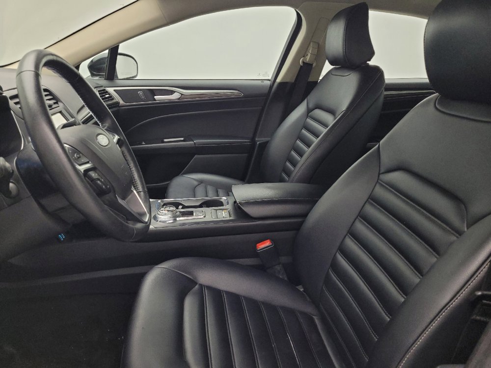 Used 2020 Ford Fusion SEL FWD image 17