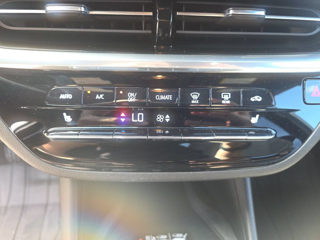 Certified 2024 Buick Envista Avenir FWD image 23