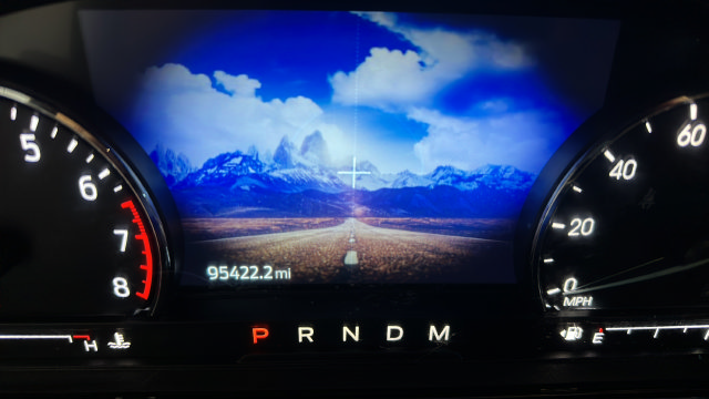 Used 2021 Ford Explorer XLT w/ XLT Sport Appearance Package AWD/4WD image 10