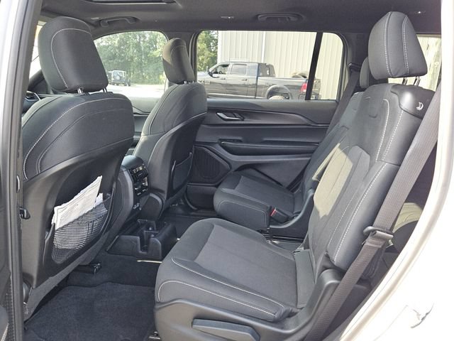 Used 2025 Jeep Grand Cherokee L Laredo w/ Luxury Tech Group I RWD image 11