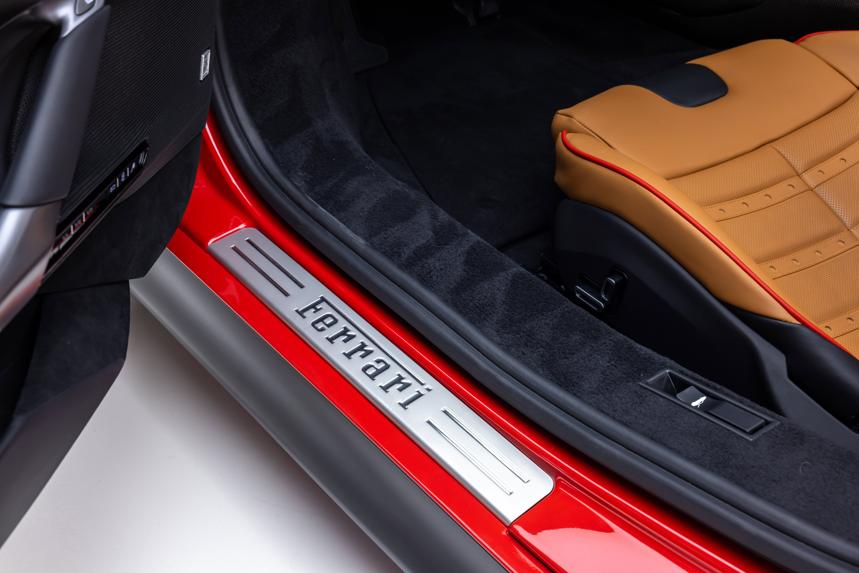 Certified 2025 Ferrari SF90 Spider AWD/4WD image 79