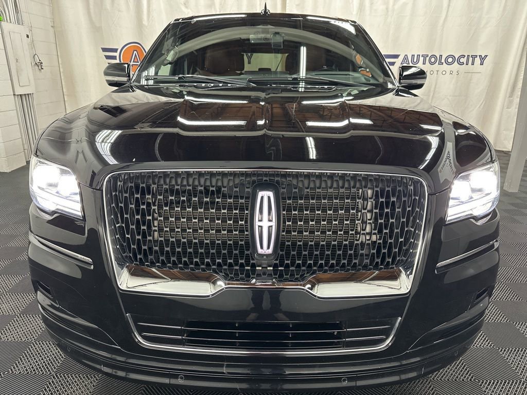 Used 2023 Lincoln Navigator L Reserve image 3