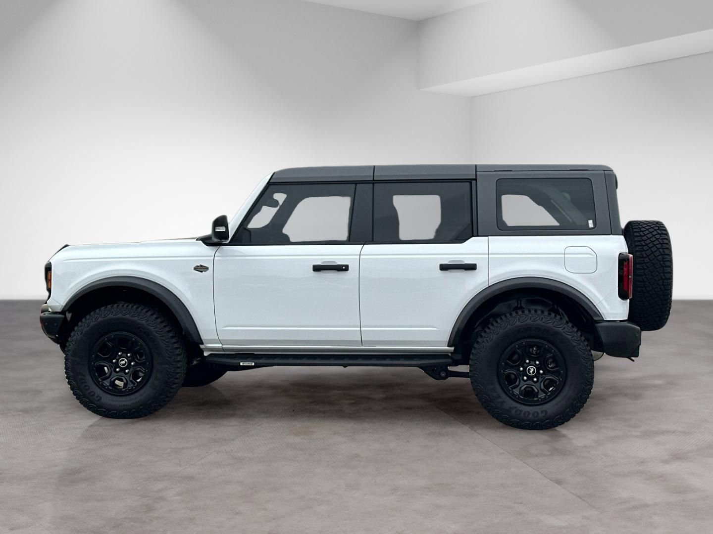 Used 2024 Ford Bronco Wildtrak AWD/4WD image 3