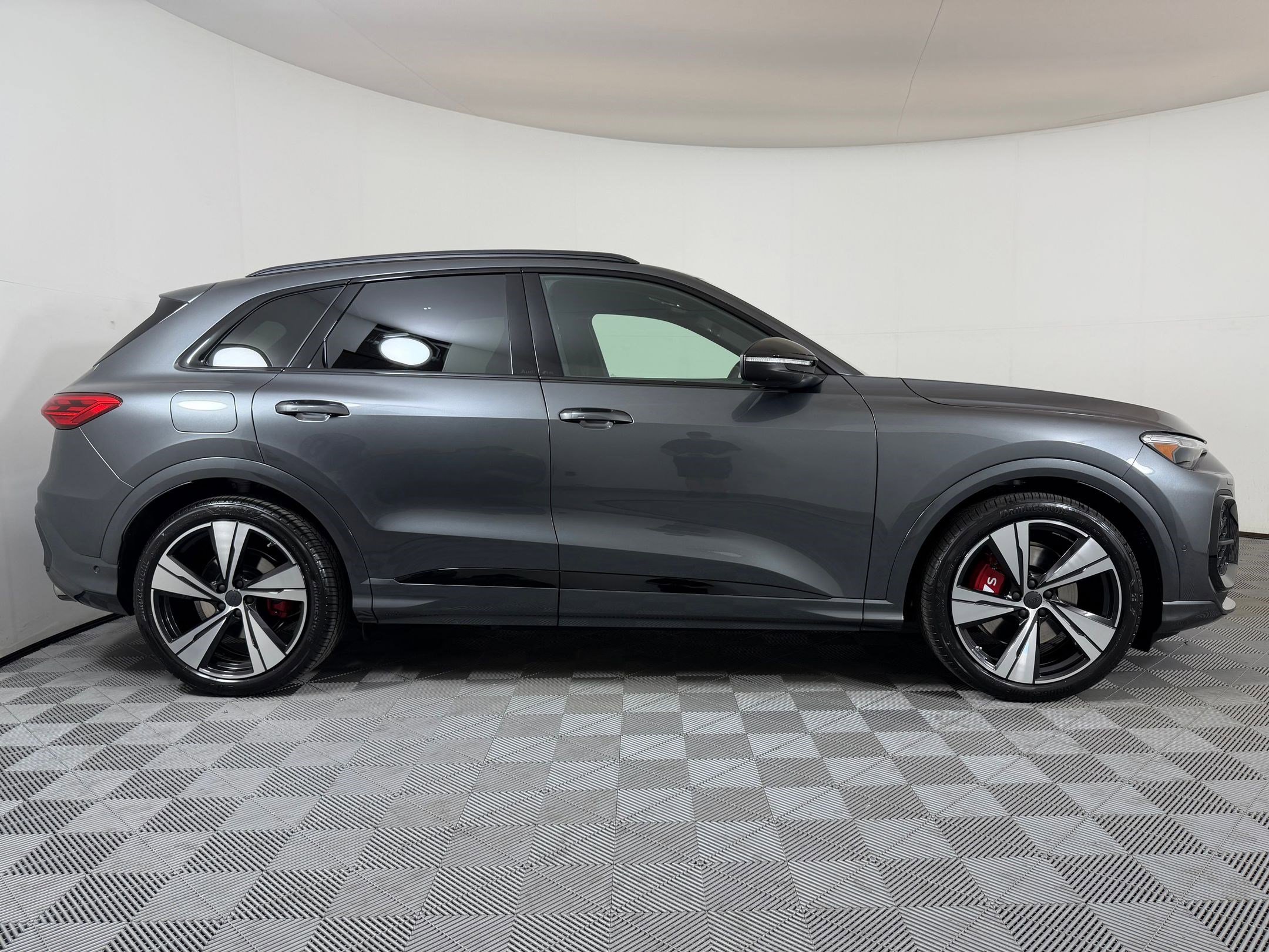 New 2026 Audi SQ5 Premium Plus AWD/4WD image 8