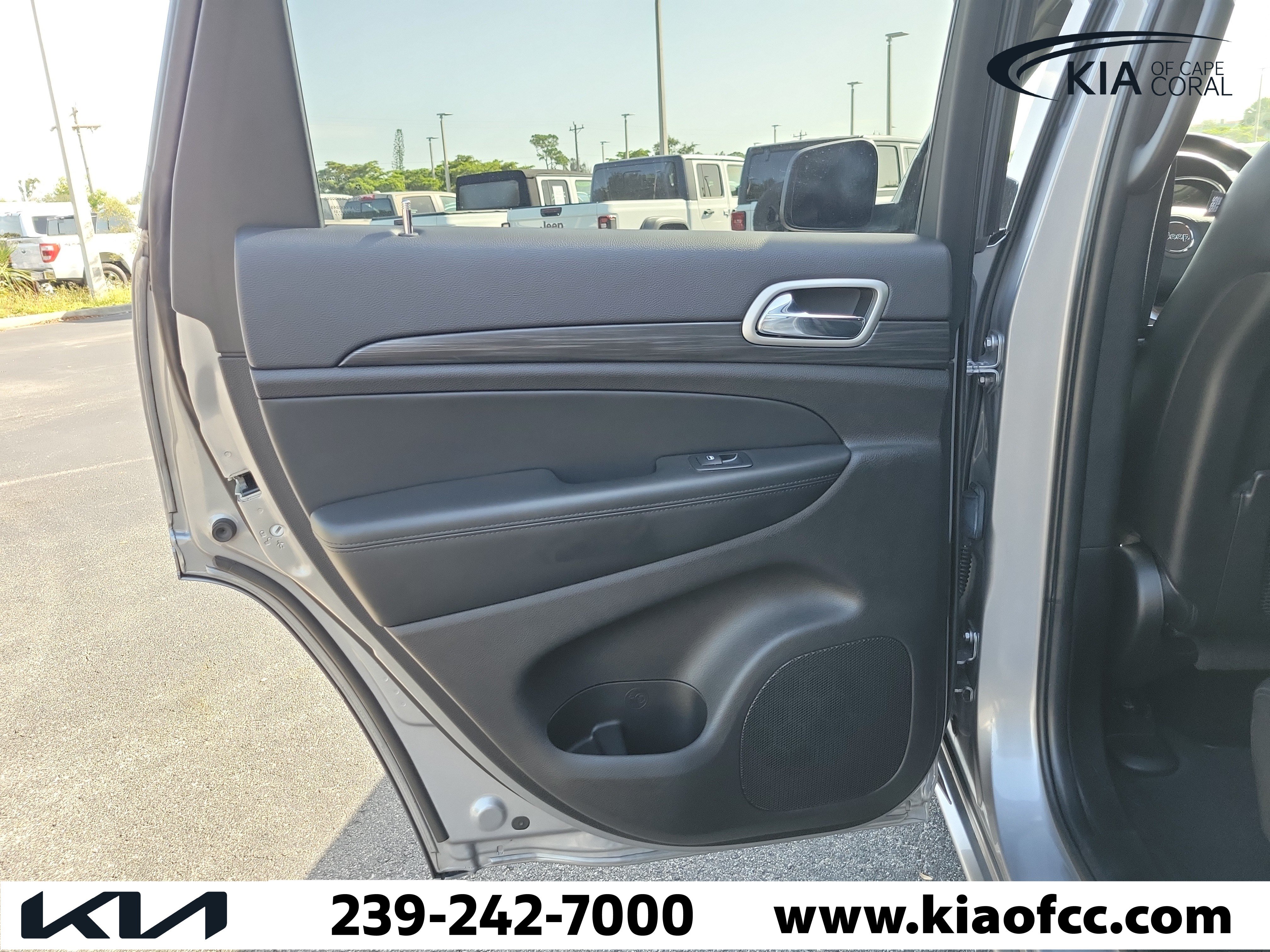 Used 2021 Jeep Grand Cherokee Laredo X RWD image 14