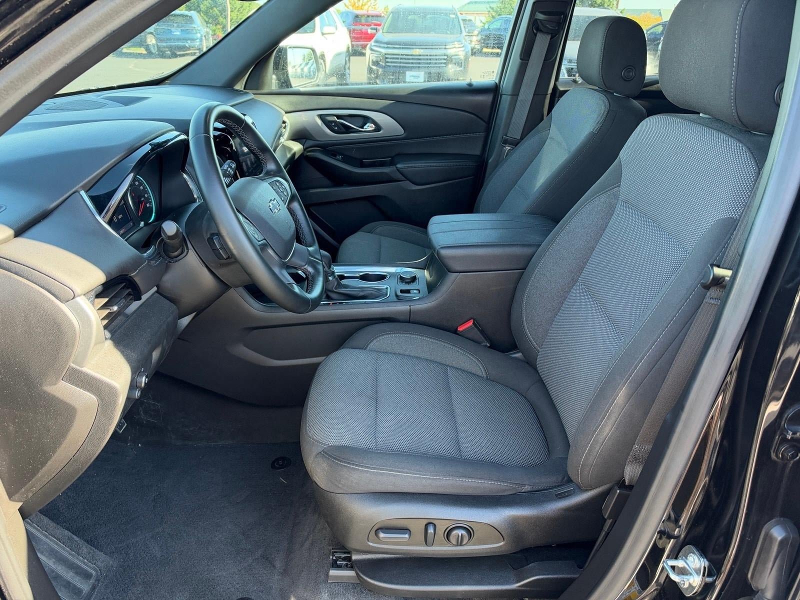 Used 2023 Chevrolet Traverse LT AWD/4WD image 4