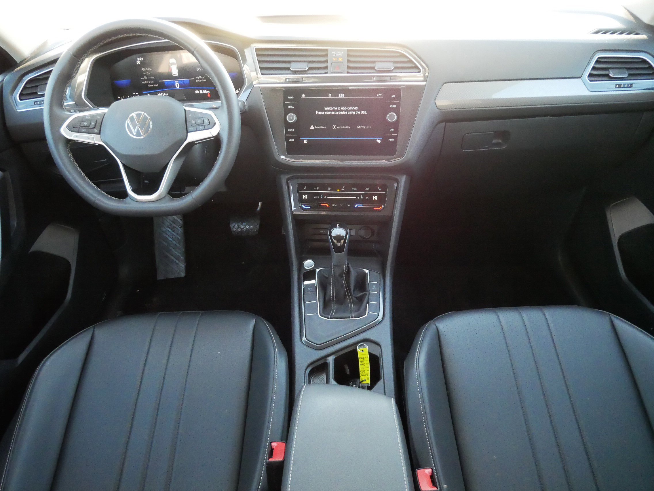 Certified 2023 Volkswagen Tiguan SE image 10