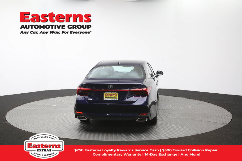 Used 2022 Toyota Avalon XLE w/ Moonroof Package FWD image 40
