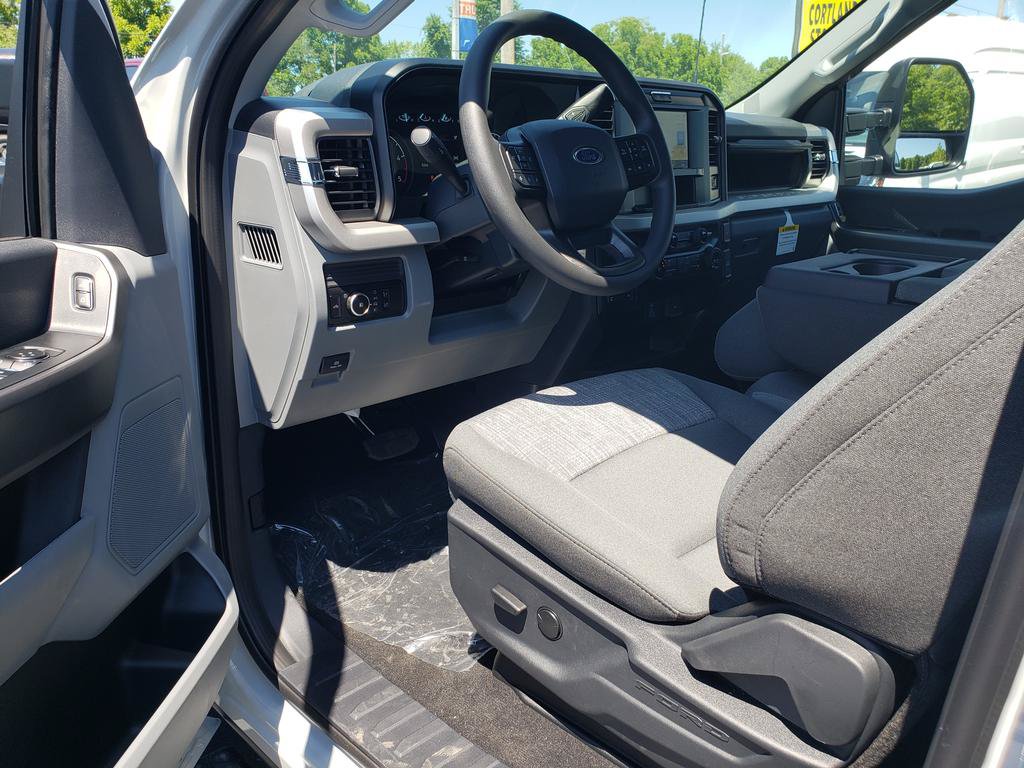 New 2026 Ford F350 XLT w/ FX4 Off-Road Package AWD/4WD image 6