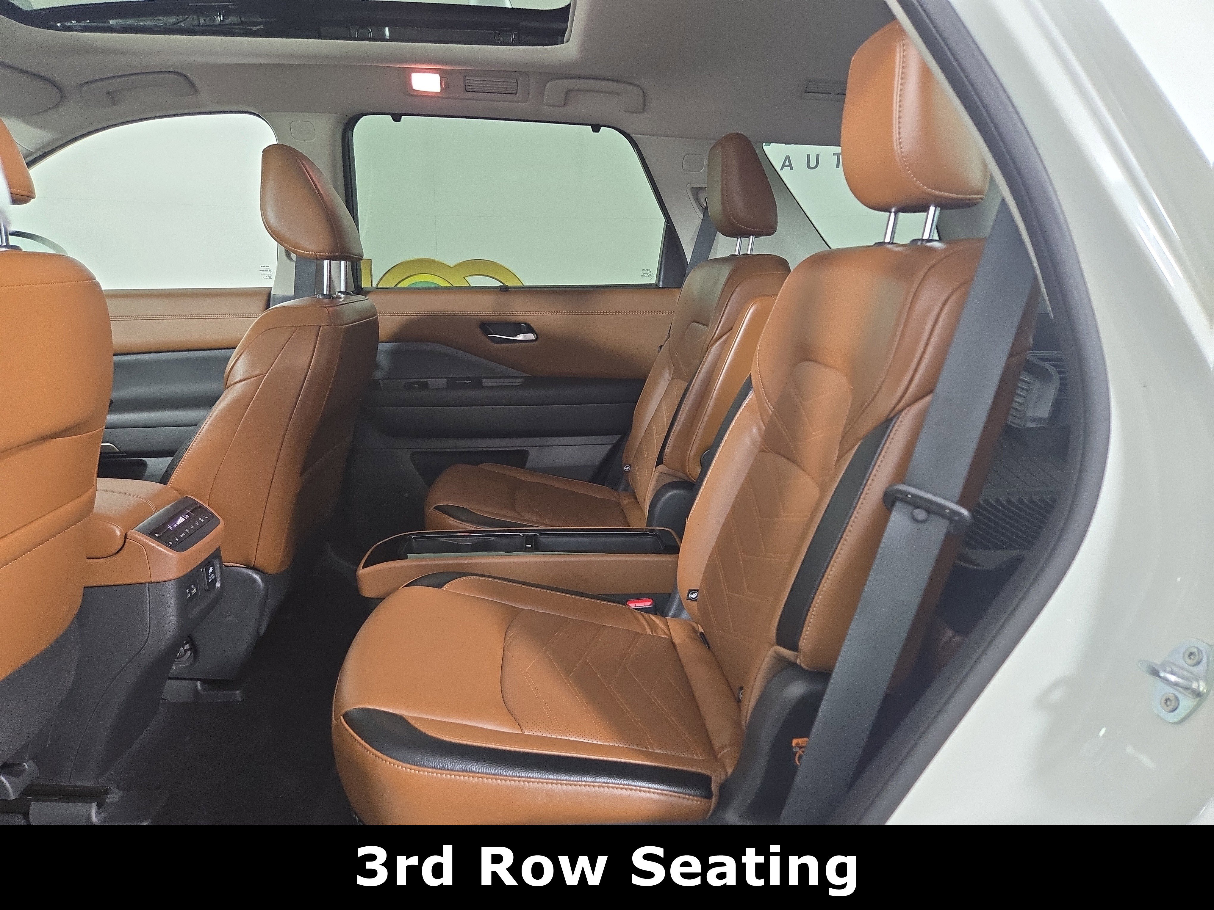 Used 2022 Nissan Pathfinder Platinum w/ Cargo Package image 12