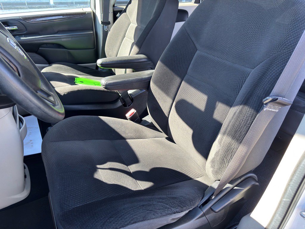 Used 2018 Dodge Grand Caravan SE image 11