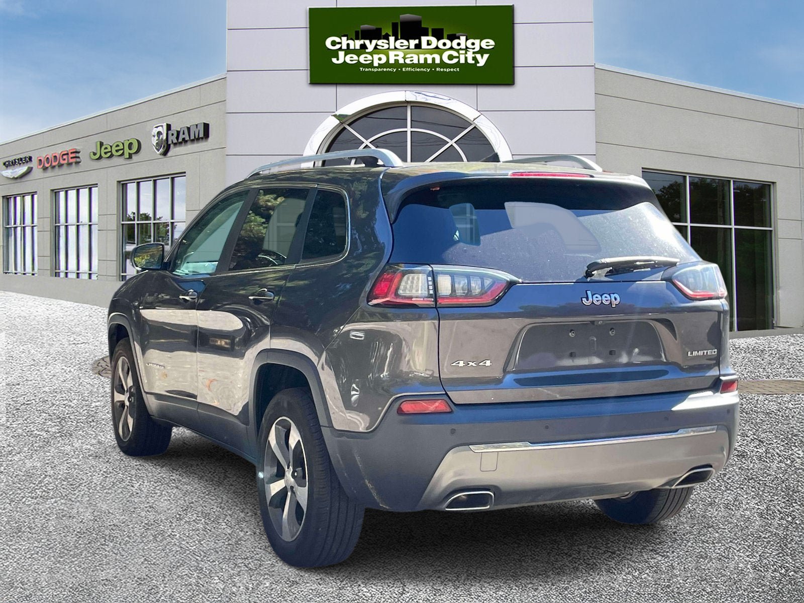 Used 2019 Jeep Cherokee Limited AWD/4WD image 7