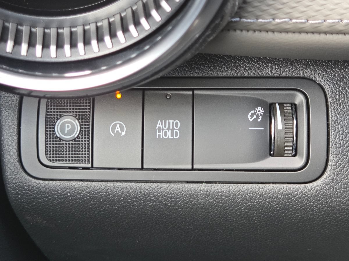 New 2027 Chevrolet Equinox LT w/ Convenience Package II FWD image 35