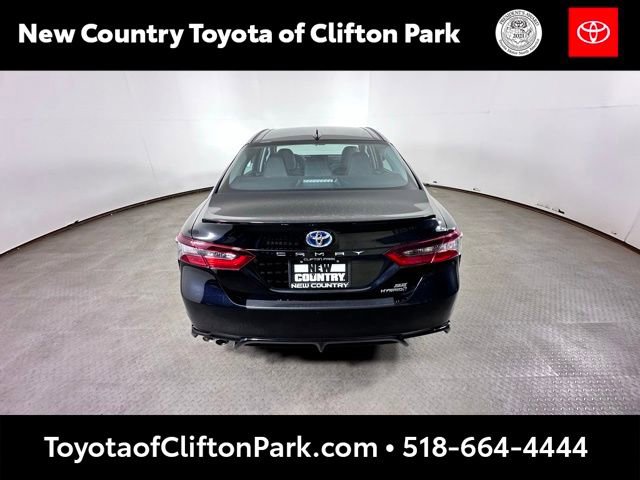 Used 2024 Toyota Camry SE image 4