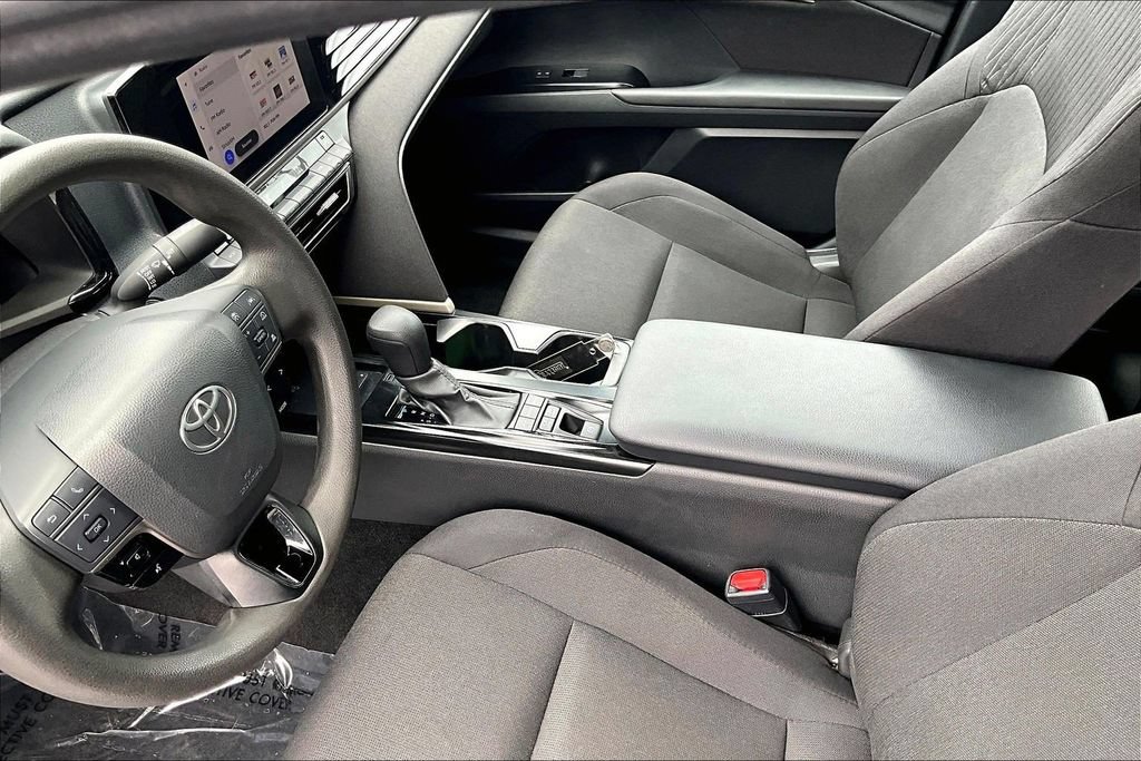 Used 2025 Toyota Camry LE FWD image 18