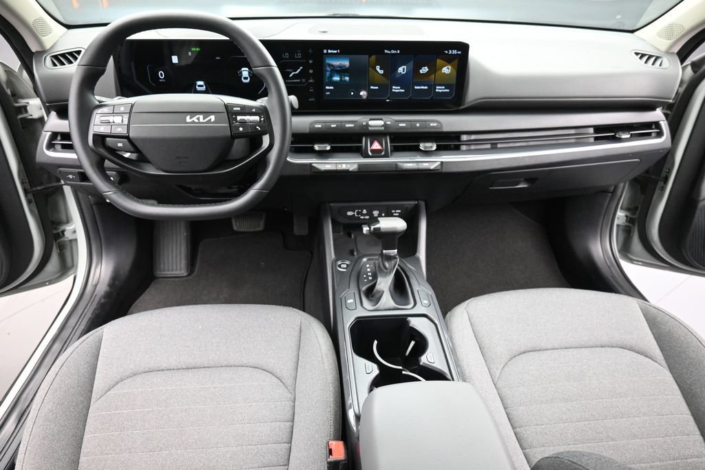 Used 2025 Kia K4 EX FWD image 2