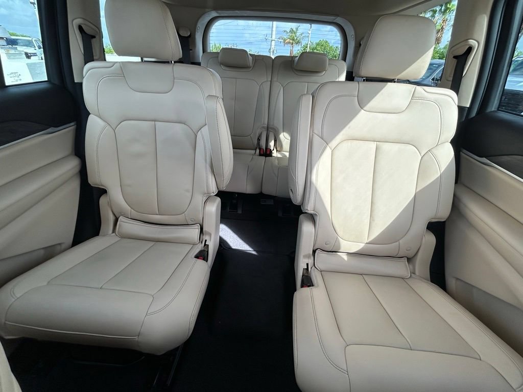 Certified 2022 Jeep Grand Cherokee L Limited RWD image 13