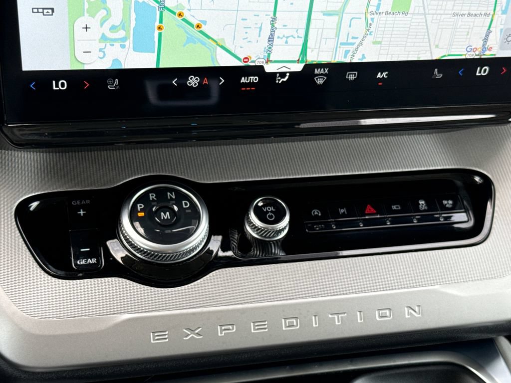 Used 2025 Ford Expedition Active RWD image 25