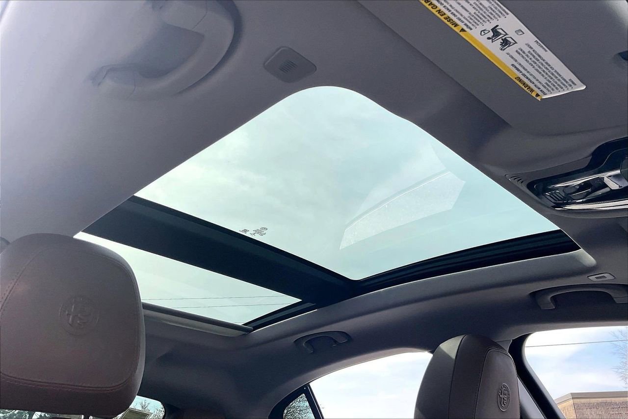 Used 2019 Alfa Romeo Stelvio Ti image 17