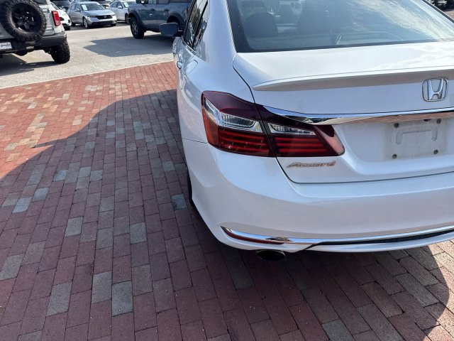 Used 2017 Honda Accord Sport Special Edition image 9