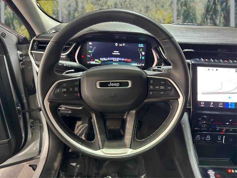 Used 2023 Jeep Grand Cherokee 4WD 4xe image 18