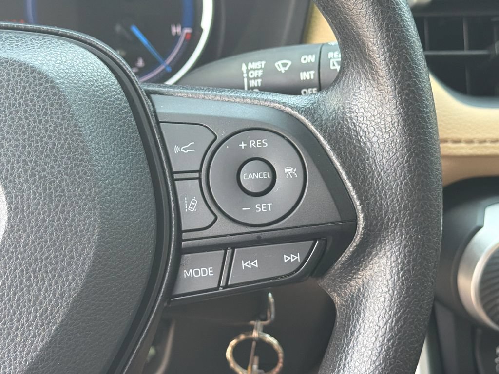 Used 2024 Toyota RAV4 LE AWD/4WD image 27