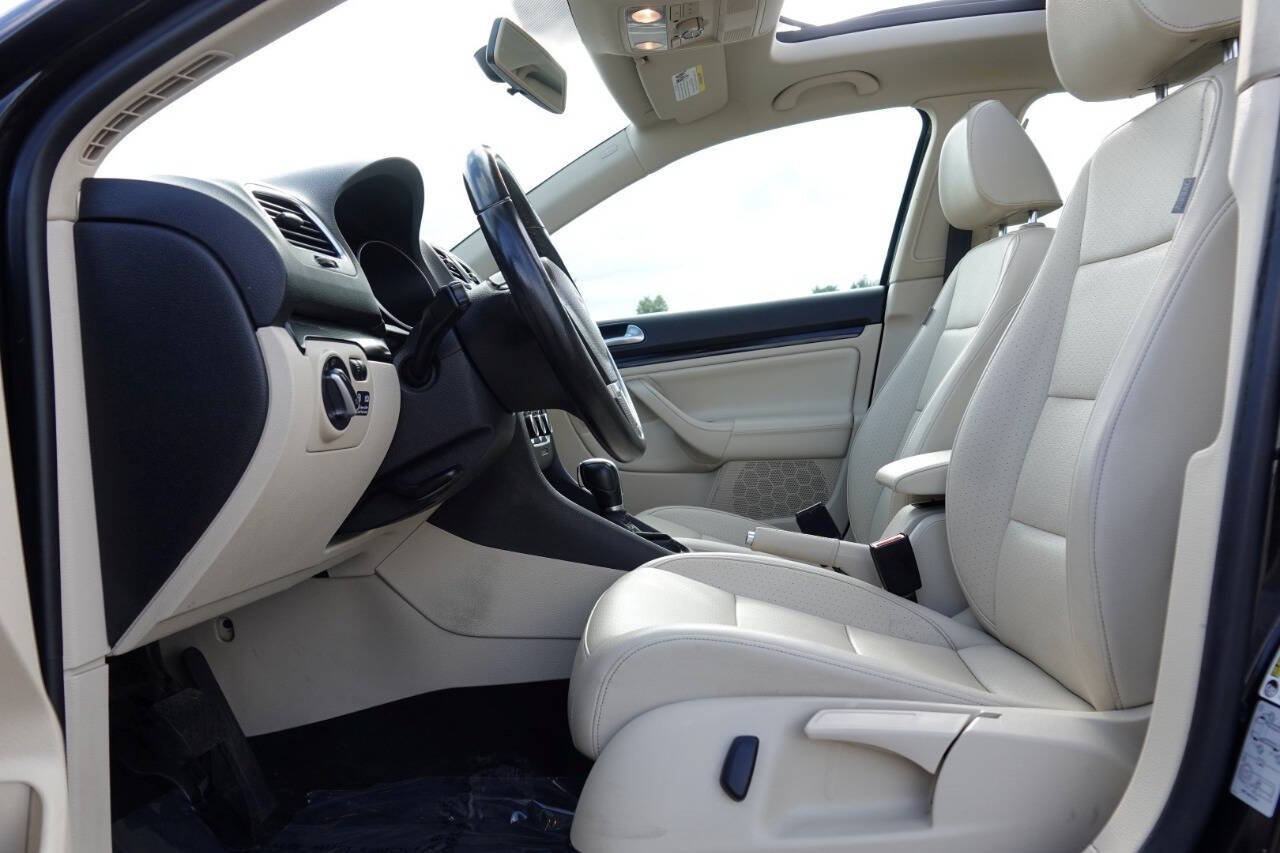 Used 2012 Volkswagen Jetta TDI FWD image 5