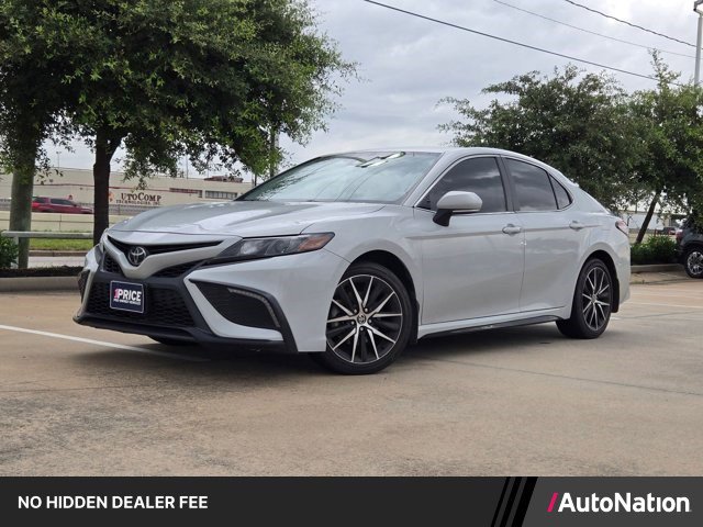 Used 2022 Toyota Camry SE FWD image 1