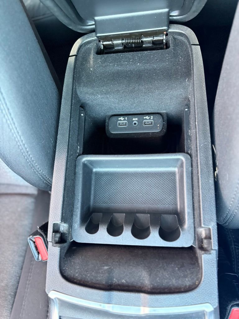 Used 2019 Chrysler 300 Touring w/ Chrome Appearance Package image 14