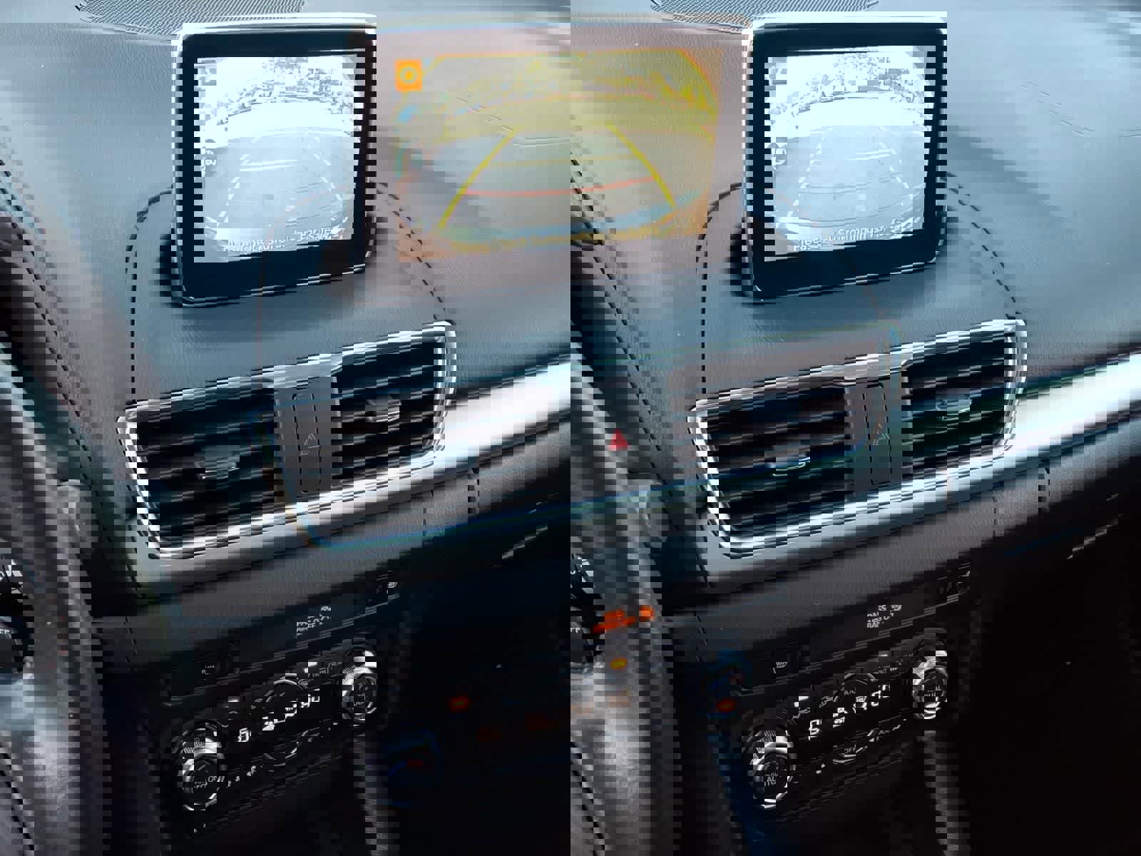 Used 2014 MAZDA MAZDA3 s Grand Touring w/ Technology Package FWD image 21