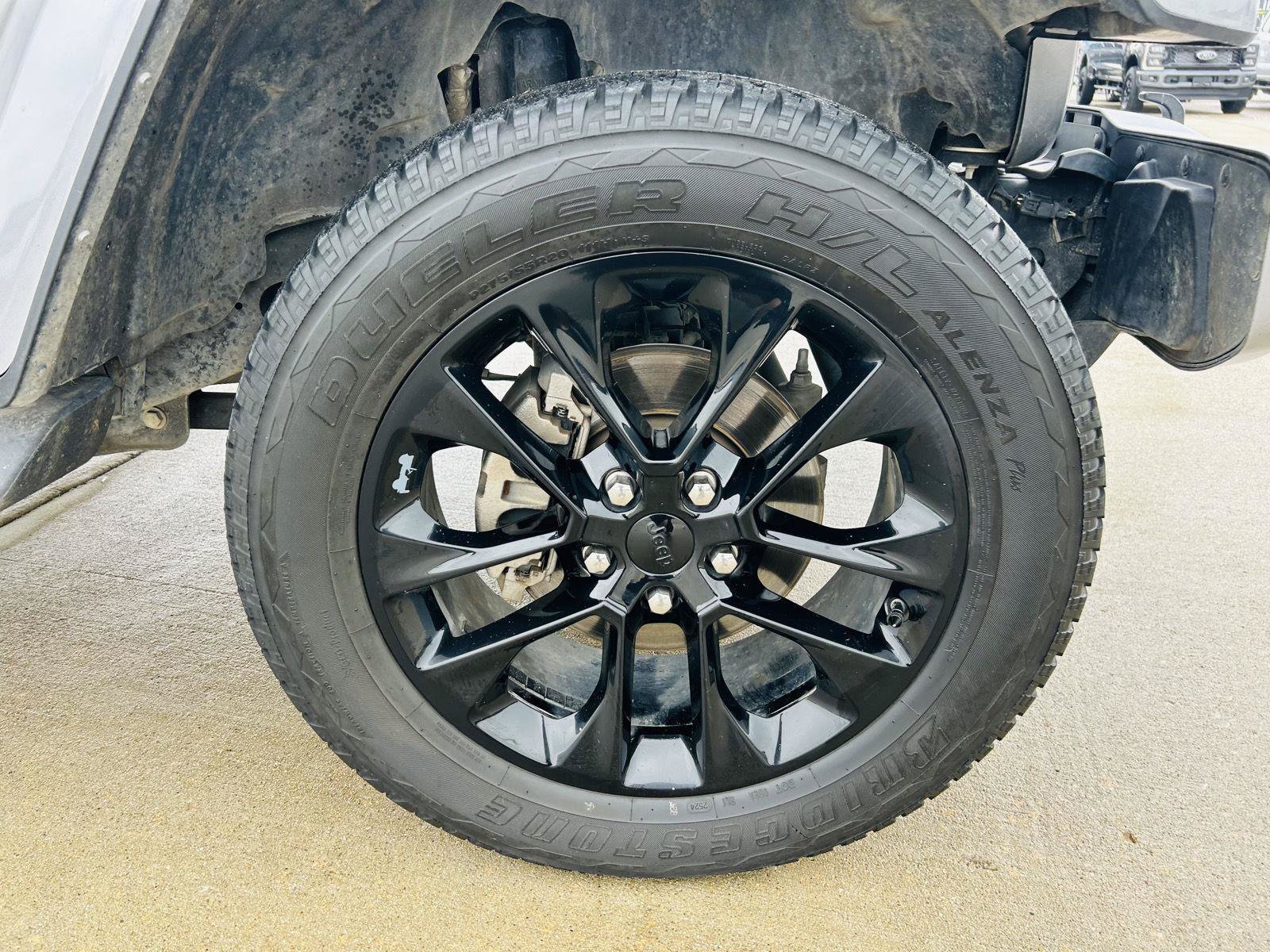 Used 2021 Jeep Wrangler Unlimited Sahara AWD/4WD image 38