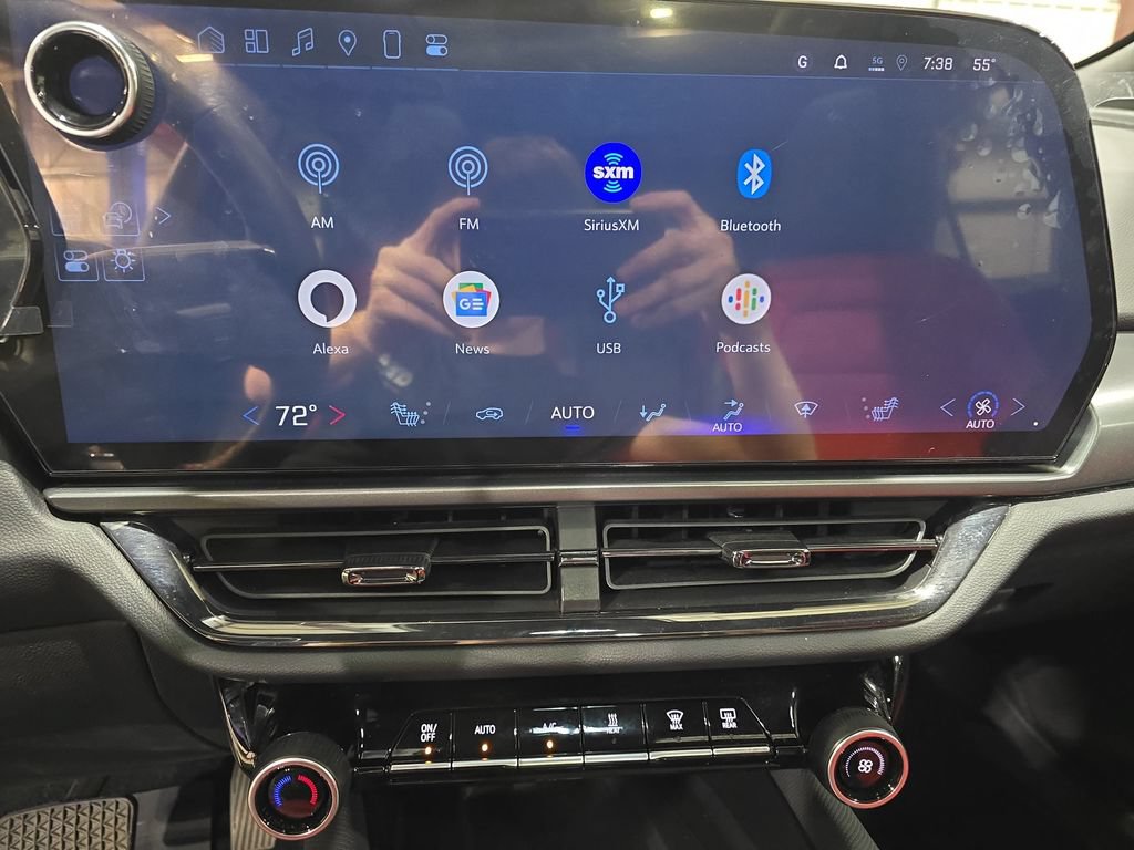 New 2025 Chevrolet Equinox EV RS w/ LPO, Illumination Package AWD/4WD image 22