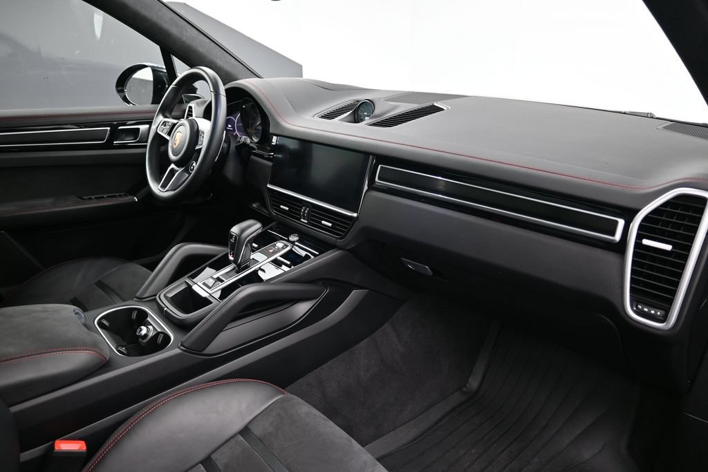 Certified 2023 Porsche Cayenne GTS w/ Assistance Package AWD/4WD image 14