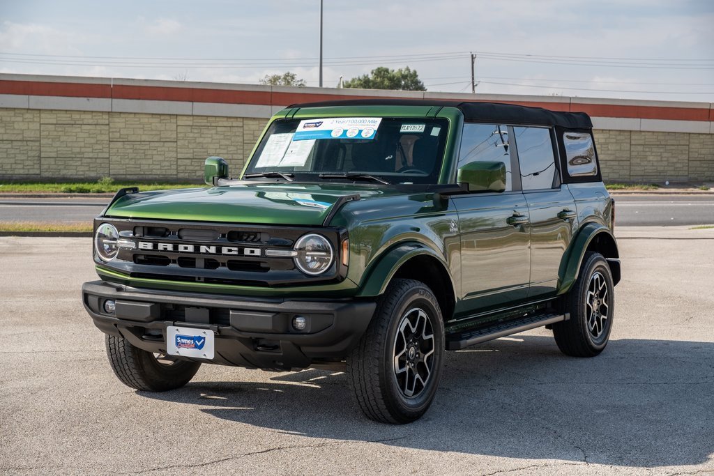 Used 2023 Ford Bronco Outer Banks image 3