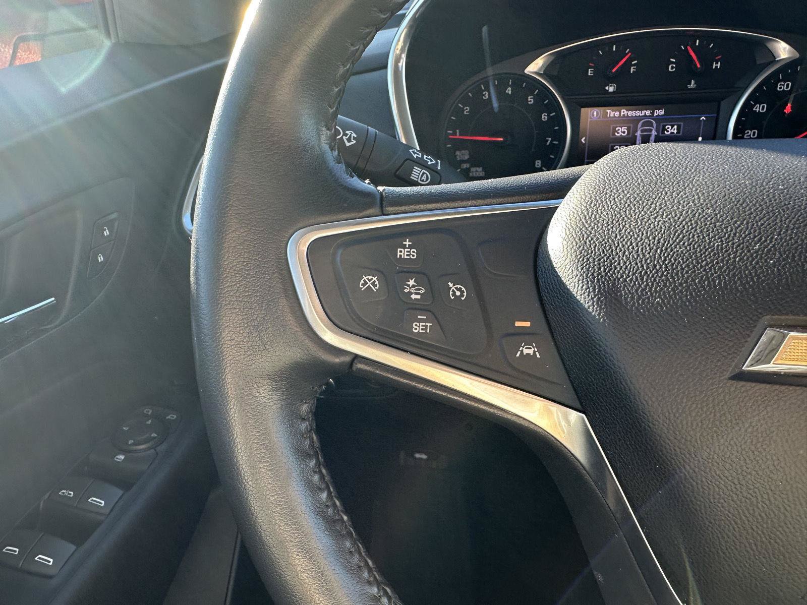 Used 2020 Chevrolet Equinox LT FWD image 21