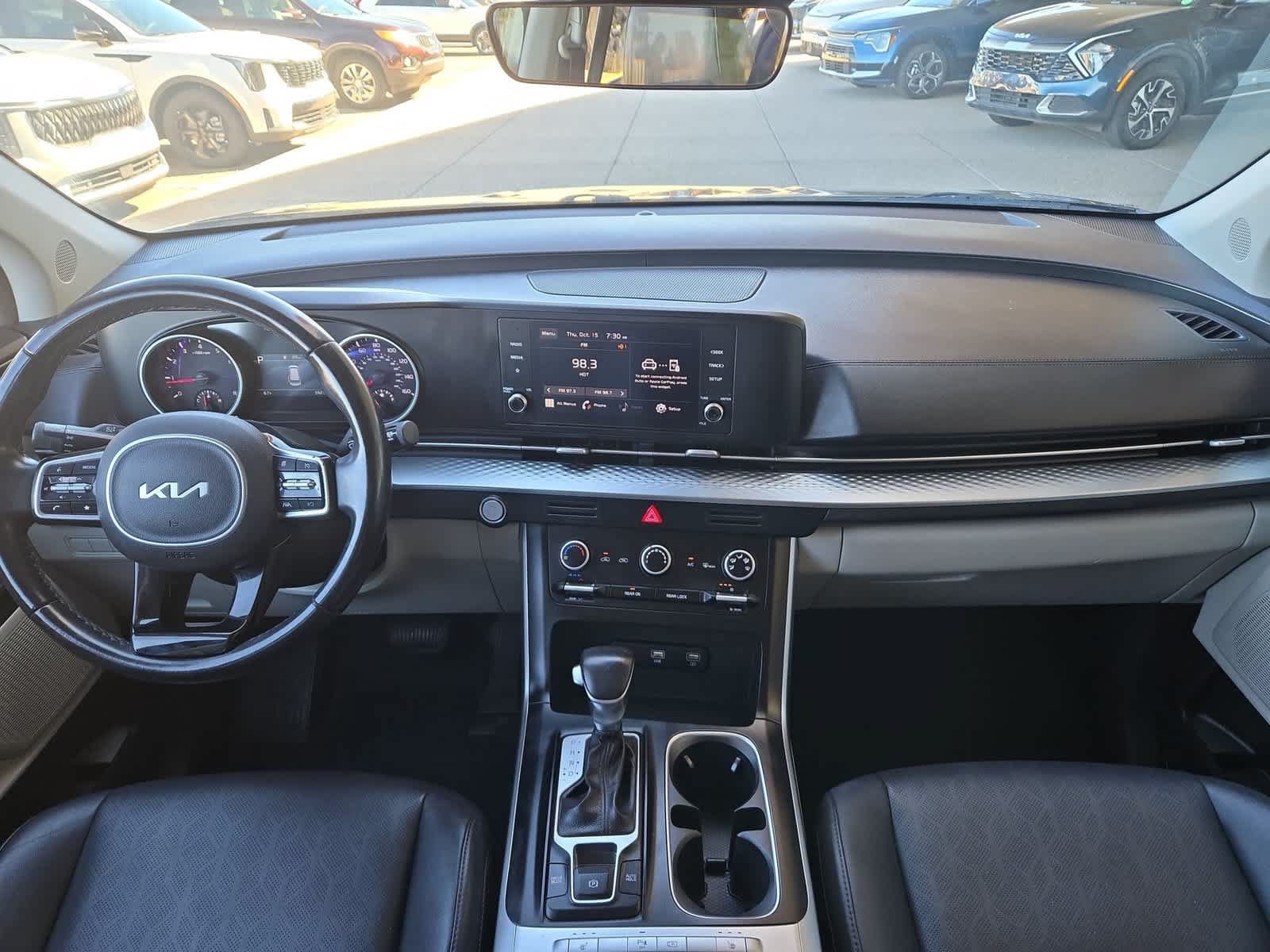 Used 2022 Kia Carnival LX FWD image 15