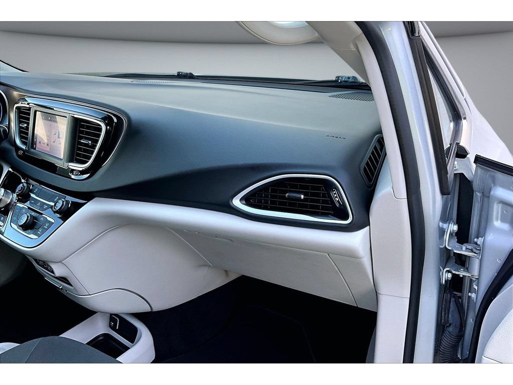 Certified 2024 Chrysler Voyager LX FWD image 49