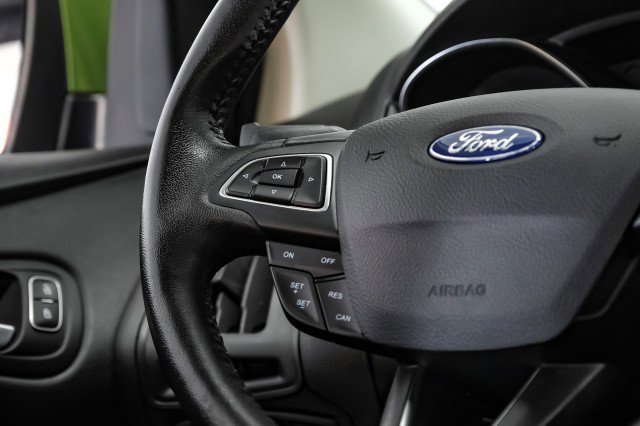 Used 2018 Ford Focus SE w/ SE Appearance Package image 16