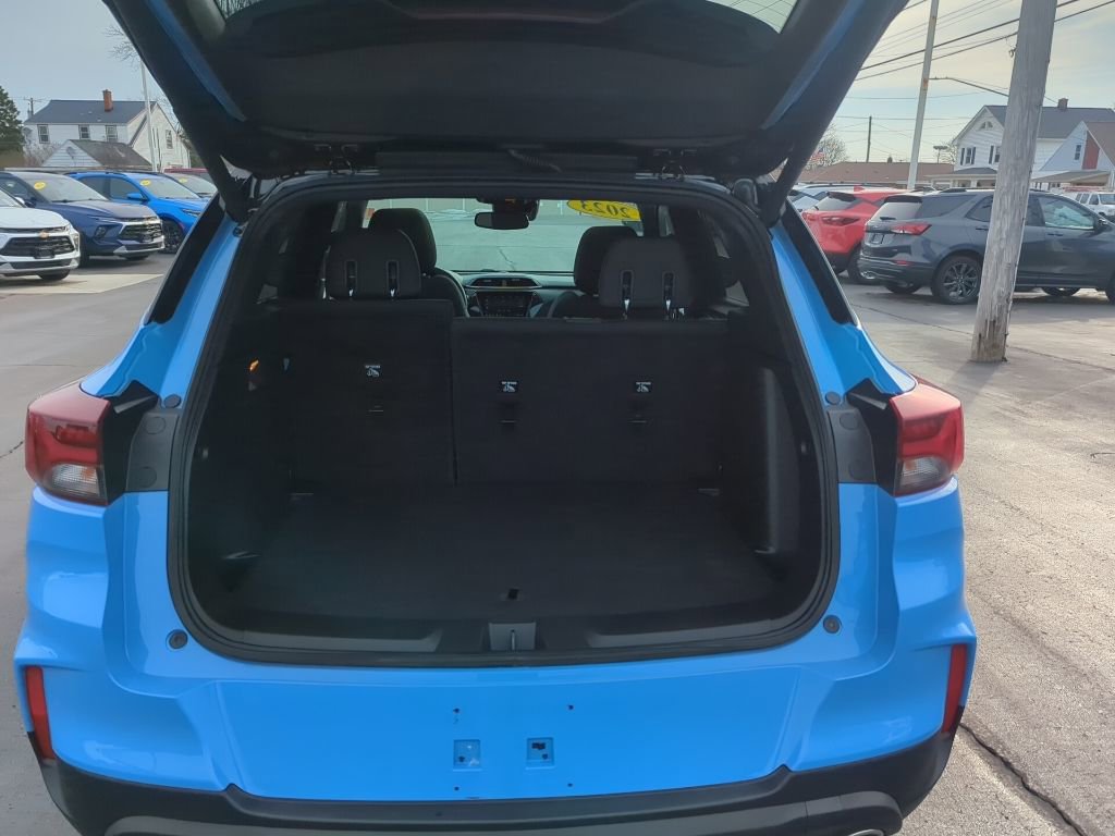 Certified 2023 Chevrolet TrailBlazer RS w/ Sun and Liftgate Package image 11