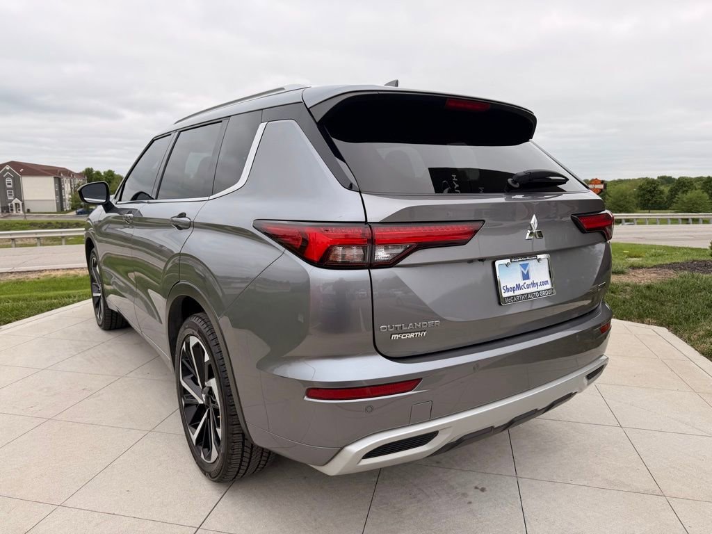 Used 2022 Mitsubishi Outlander SEL AWD/4WD image 3