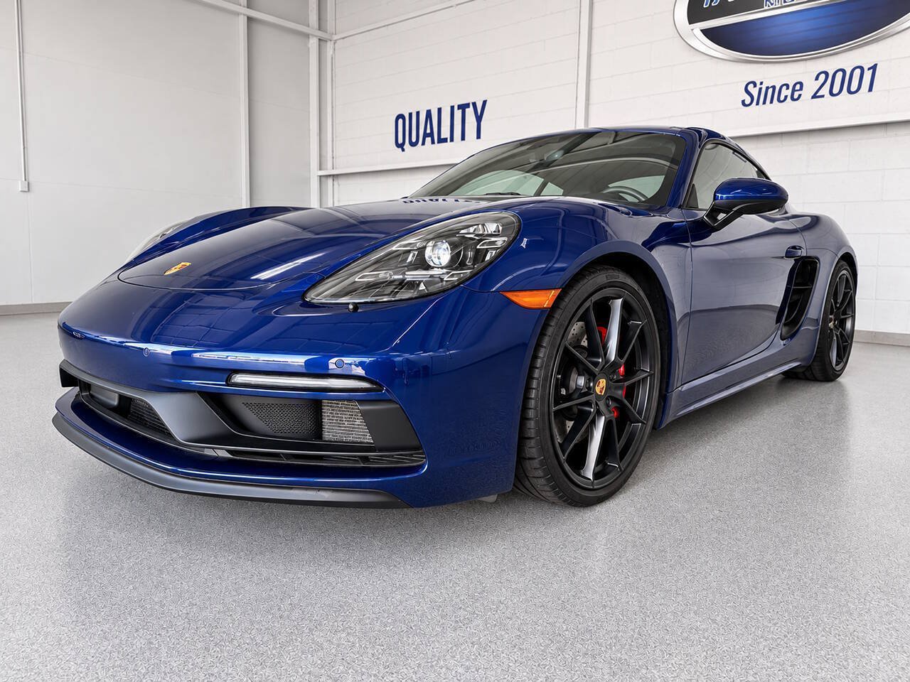 Used 2021 Porsche 718 Cayman GTS RWD image 4
