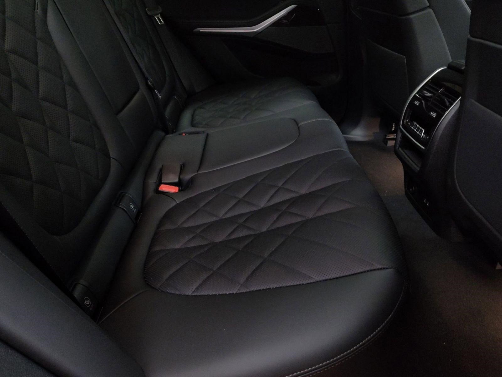 New 2026 BMW X5 xDrive50e w/ Climate Comfort Package image 27