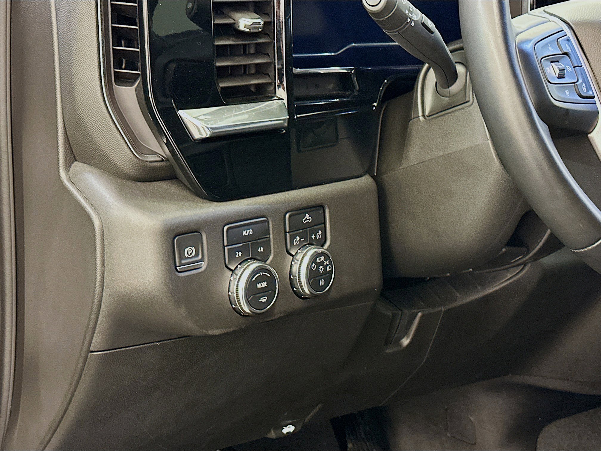 Used 2024 GMC Sierra 1500 Elevation image 17