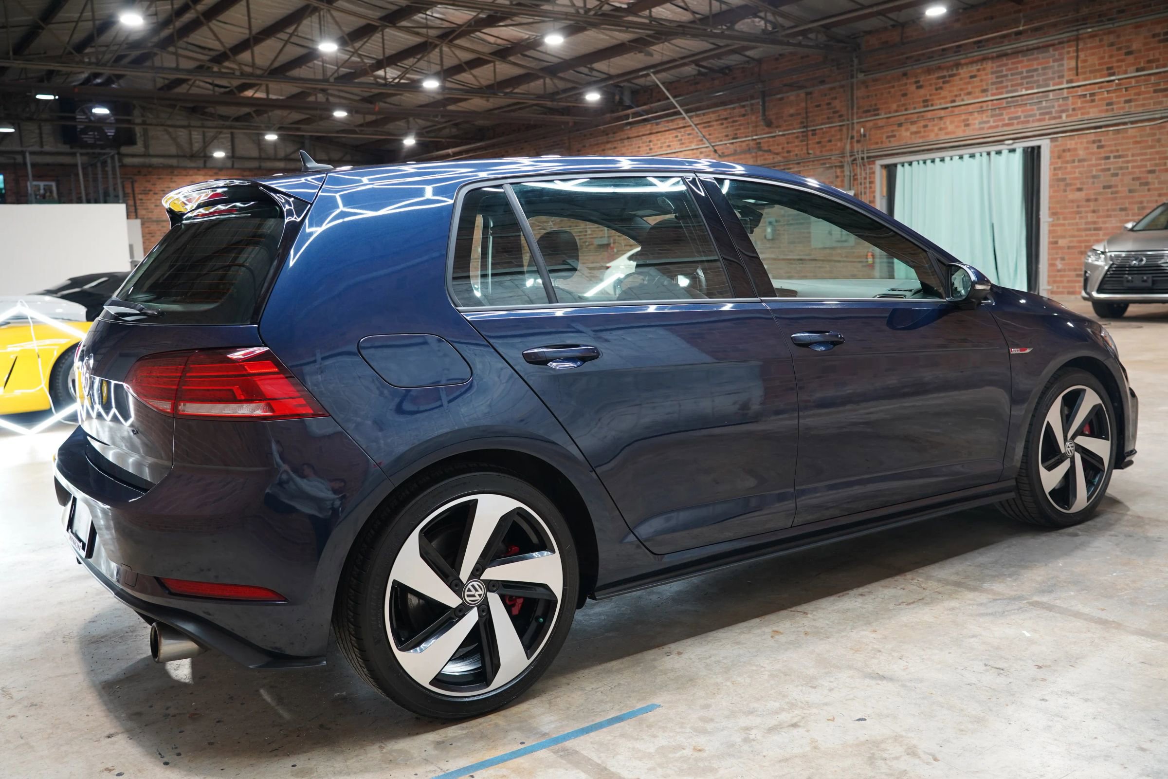 Used 2018 Volkswagen GTI SE w/ SE Leather Package image 16