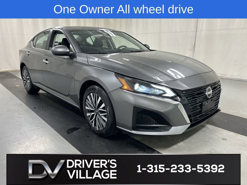 Used 2023 Nissan Altima 2.5 SV image 1